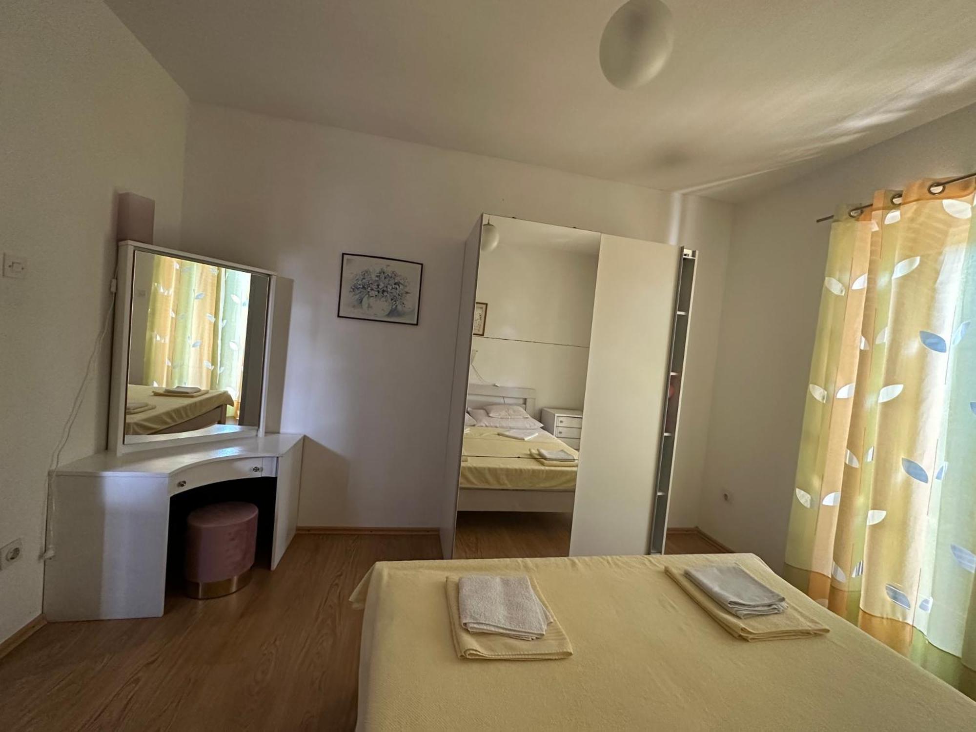 Apartmani Ira Crikvenica Eksteriør bilde