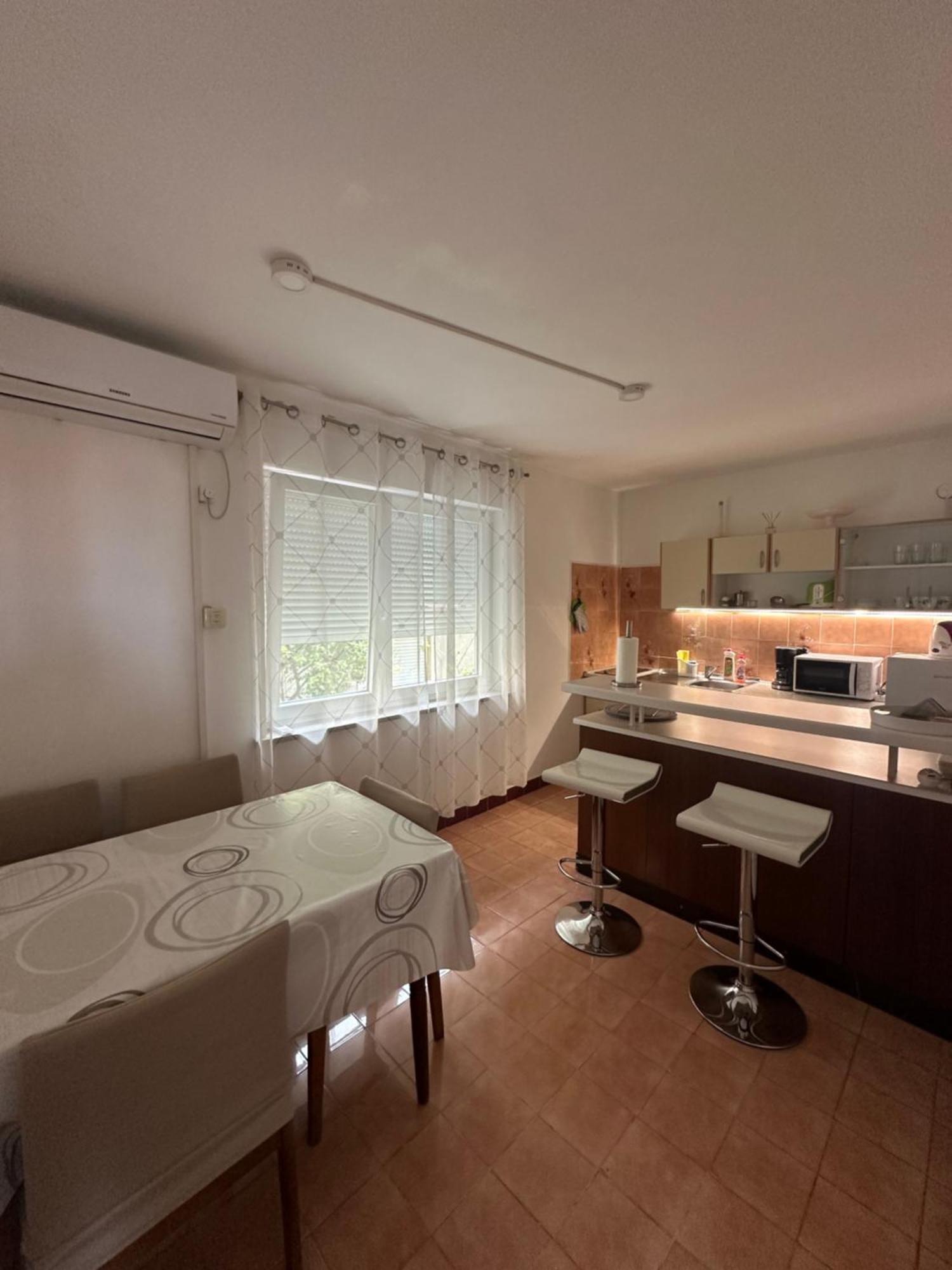 Apartmani Ira Crikvenica Eksteriør bilde