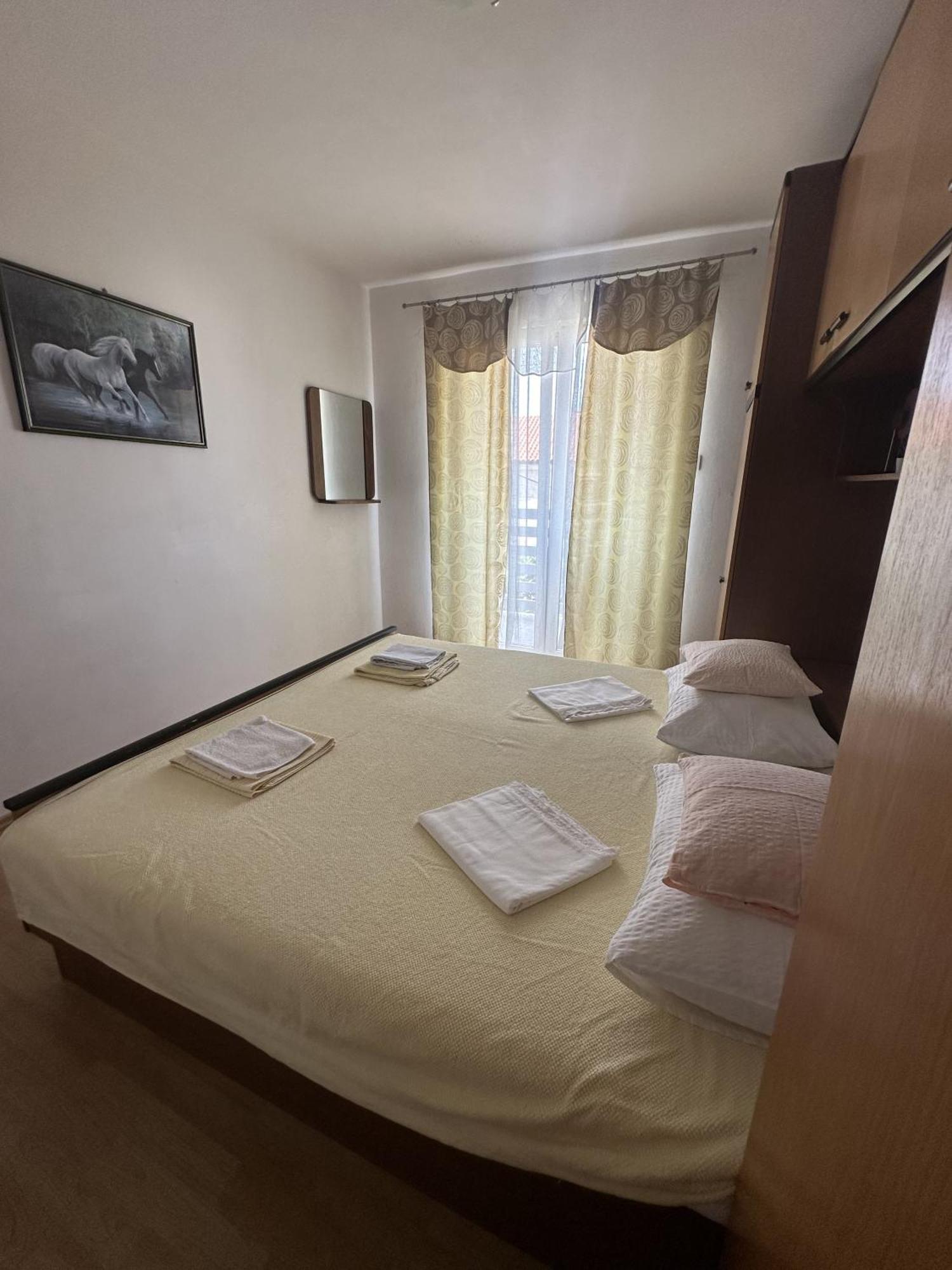 Apartmani Ira Crikvenica Eksteriør bilde